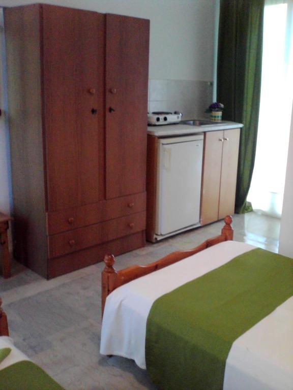 Virginia'S Beachfront Apartments Kávos Cameră foto