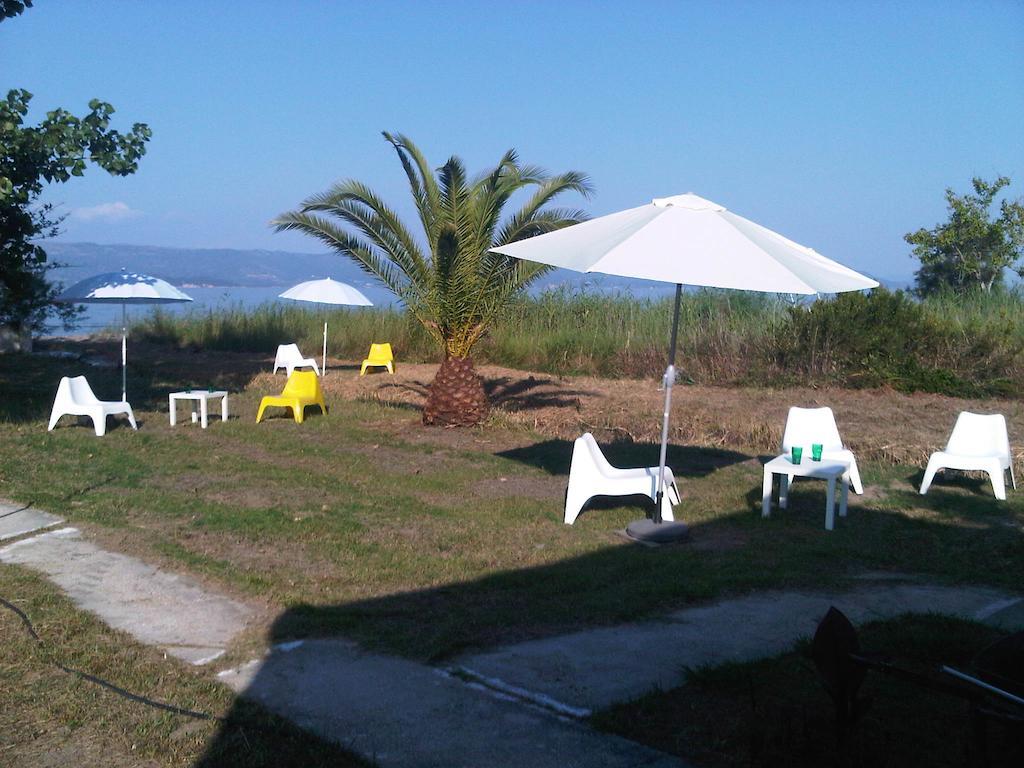 Virginia'S Beachfront Apartments Kávos Cameră foto