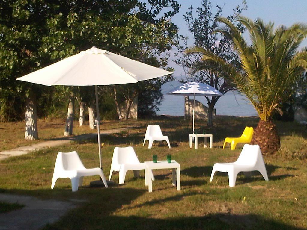 Virginia'S Beachfront Apartments Kávos Cameră foto