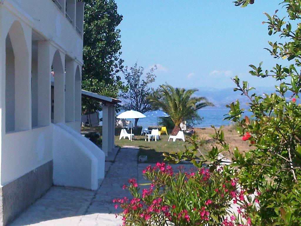 Virginia'S Beachfront Apartments Kávos Cameră foto